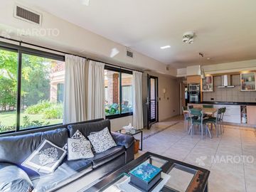 CASA EN VENTA EN BARRIO PRIVADO SEPTIEMBRE - MAROTO PROPIEDADES