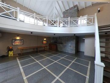 RETASADO  Semi piso de 3 ambientes de categoria  con cochera y baulera- Lomas de Zamora Oeste