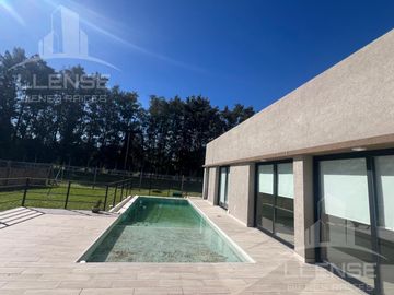 Casa 4 ambientes con piscina en venta y alquiler Hudson Park