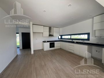 Casa 4 ambientes con piscina en venta y alquiler Hudson Park