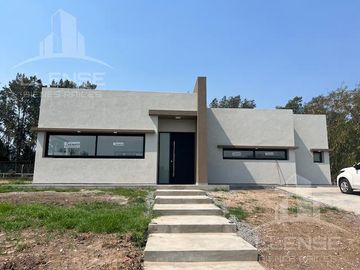 Casa 4 ambientes con piscina en venta y alquiler Hudson Park