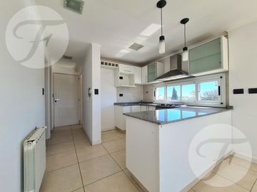 Departamento APTO CRÉDITO | 3 ambientes con cochera | Vista abierta al Río y Ciudad