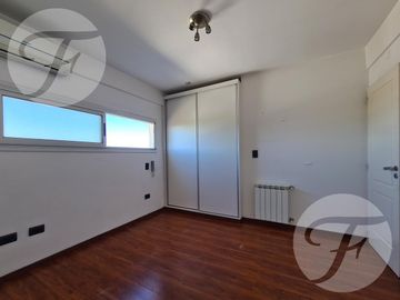 Departamento APTO CRÉDITO | 3 ambientes con cochera | Vista abierta al Río y Ciudad