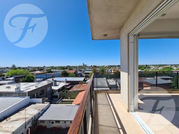 Departamento APTO CRÉDITO | 3 ambientes con cochera | Vista abierta al Río y Ciudad