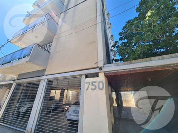 Departamento APTO CRÉDITO | 3 ambientes con cochera | Vista abierta al Río y Ciudad