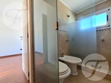 Departamento APTO CRÉDITO | 3 ambientes con cochera | Vista abierta al Río y Ciudad