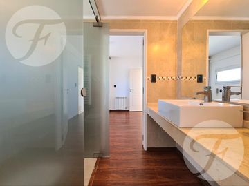 Departamento APTO CRÉDITO | 3 ambientes con cochera | Vista abierta al Río y Ciudad