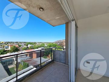 Departamento APTO CRÉDITO | 3 ambientes con cochera | Vista abierta al Río y Ciudad