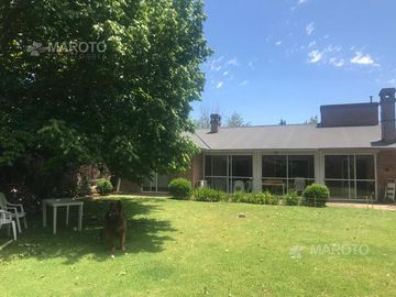 CASA EN VENTA EN BARRIO PRIVADO SEPTIEMBRE - MAROTO PROPIEDADES