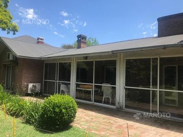 CASA EN VENTA EN BARRIO PRIVADO SEPTIEMBRE - MAROTO PROPIEDADES