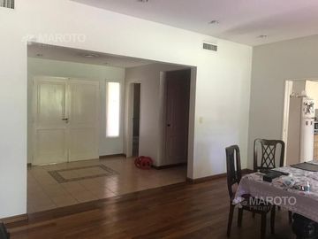 CASA EN VENTA EN BARRIO PRIVADO SEPTIEMBRE - MAROTO PROPIEDADES