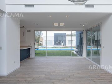 CASA EN VENTA BARRIO LOS TALAS - CANNING