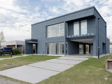 CASA EN VENTA BARRIO LOS TALAS - CANNING