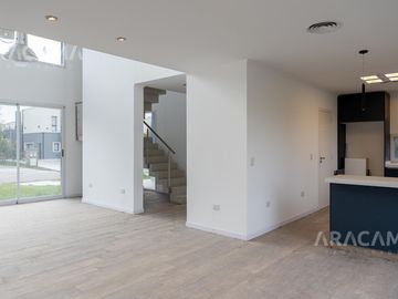 CASA EN VENTA BARRIO LOS TALAS - CANNING