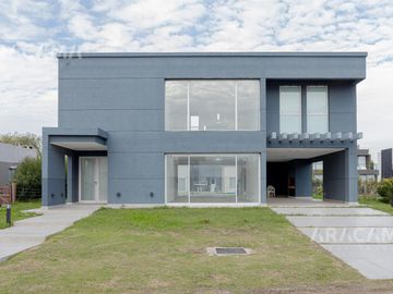 CASA EN VENTA BARRIO LOS TALAS - CANNING