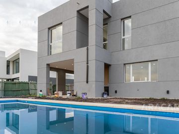 CASA EN VENTA BARRIO LOS TALAS - CANNING