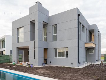 CASA EN VENTA BARRIO LOS TALAS - CANNING