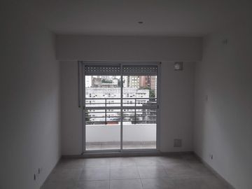 Italia 1500- Monoambiente a la venta.-