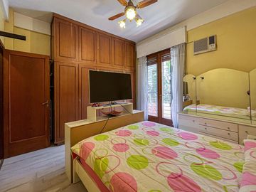 Casa de 3 dormitorios con terraza y quincho a metros de Bv. Oroño