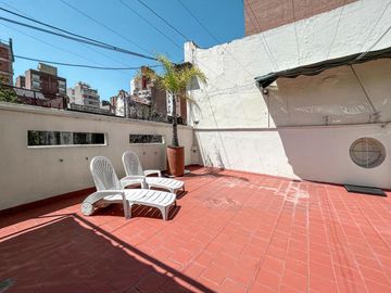 Casa de 3 dormitorios con terraza y quincho a metros de Bv. Oroño