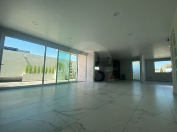 Casa en condominio en venta en Santa María Magdalena OcotitlAn