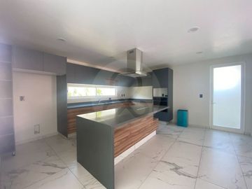 Casa en condominio en venta en Santa María Magdalena OcotitlAn