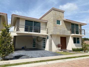 Casa en condominio en venta en Santa María Magdalena OcotitlAn