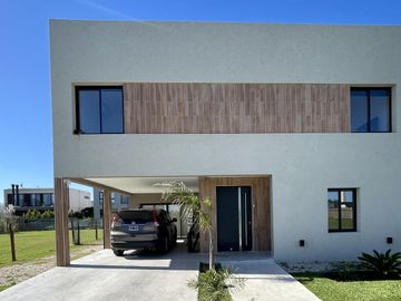 Casa en Vila Marina Villanueva en Venta