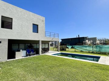 Casa en Vila Marina Villanueva en Venta