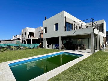 Casa en Vila Marina Villanueva en Venta