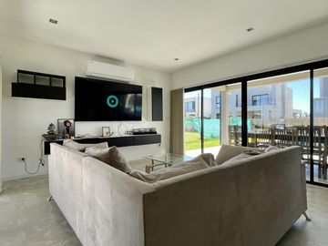 Casa en Vila Marina Villanueva en Venta