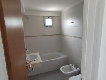 Departamento de un ambiene con cochera, en Venta. Ituzaingo. ENTREGA INMEDIATA.