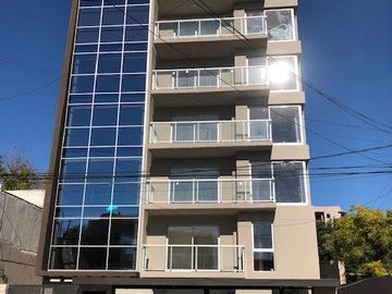 Departamento de un ambiene con cochera, en Venta. Ituzaingo. ENTREGA INMEDIATA.