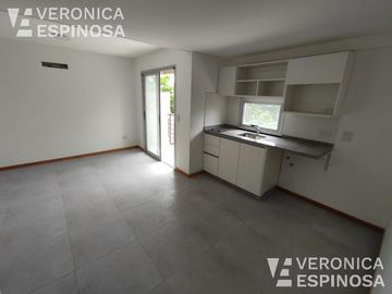 Departamento de un ambiene con cochera, en Venta. Ituzaingo. ENTREGA INMEDIATA.