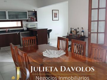 Casa  en Venta 6 Ambientes  El Canton Barrio Norte con pileta