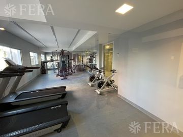 Venta departamento de 3 ambientes con patio y cochera en Wilde (31189)