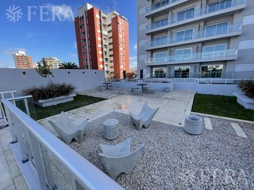 Venta departamento de 3 ambientes con patio y cochera en Wilde (31189)