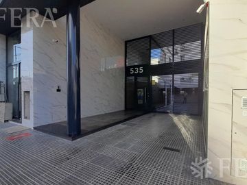 Venta departamento de 3 ambientes con patio y cochera en Wilde (31189)