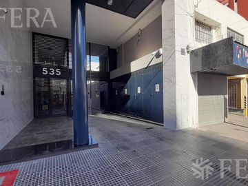 Venta departamento de 3 ambientes con patio y cochera en Wilde (31189)