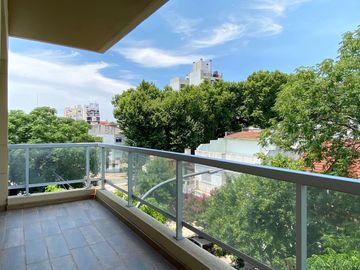 Venta Departamento -Semipisos 3  ambientes a estrenar con cochera descubierta - Plaza Irlanda