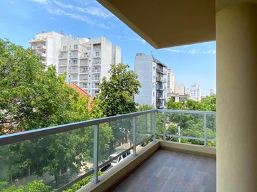 Venta Departamento -Semipisos 3  ambientes a estrenar con cochera descubierta - Plaza Irlanda