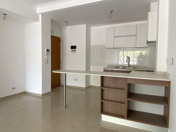 Venta Departamento -Semipisos 3  ambientes a estrenar con cochera descubierta - Plaza Irlanda