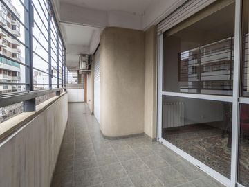 DEPARTAMENTO TRES DORMITORIOS / COCHAMBAMBA 1700