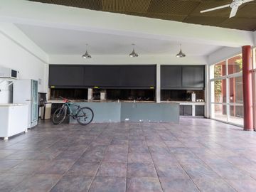 DEPARTAMENTO TRES DORMITORIOS / COCHAMBAMBA 1700
