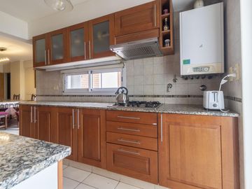 DEPARTAMENTO TRES DORMITORIOS / COCHAMBAMBA 1700