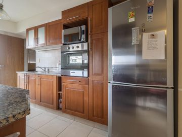 DEPARTAMENTO TRES DORMITORIOS / COCHAMBAMBA 1700