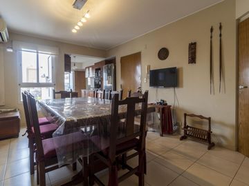 DEPARTAMENTO TRES DORMITORIOS / COCHAMBAMBA 1700