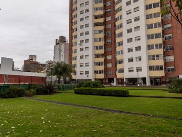 DEPARTAMENTO TRES DORMITORIOS / COCHAMBAMBA 1700