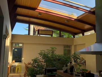 Casa 4 Ambientes en Lote de 2100 m2 Barrio Semicerrado - El Cortijo