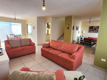 Casa en venta en Condominio Porta Canteras, al poniente de Aguascalientes